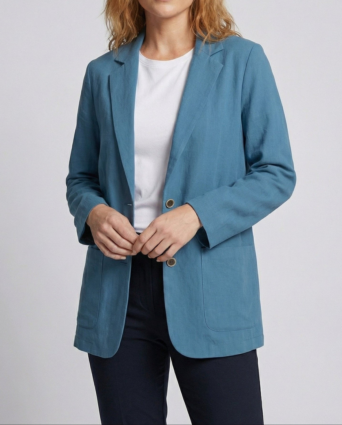 Women's Casual Linen-Style Blazer with Patch Pockets – Two-Button Jacket for Effortless Summer Looks