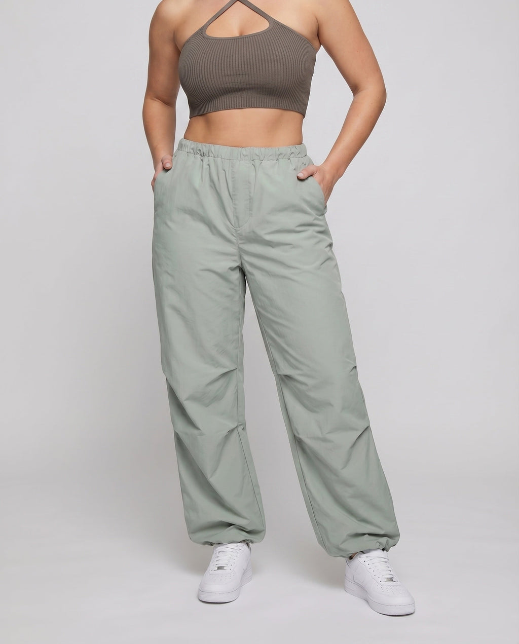 Women's Casual Wide-Leg Cargo Joggers – Comfortable Loose Fit with Drawstring Waist and Adjustable Cuffs