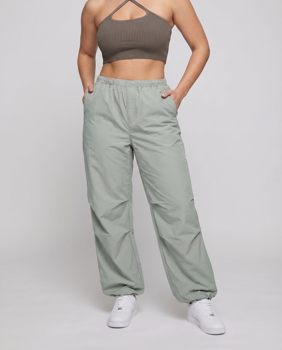 Women's Casual Wide-Leg Cargo Joggers – Comfortable Loose Fit with Drawstring Waist and Adjustable Cuffs