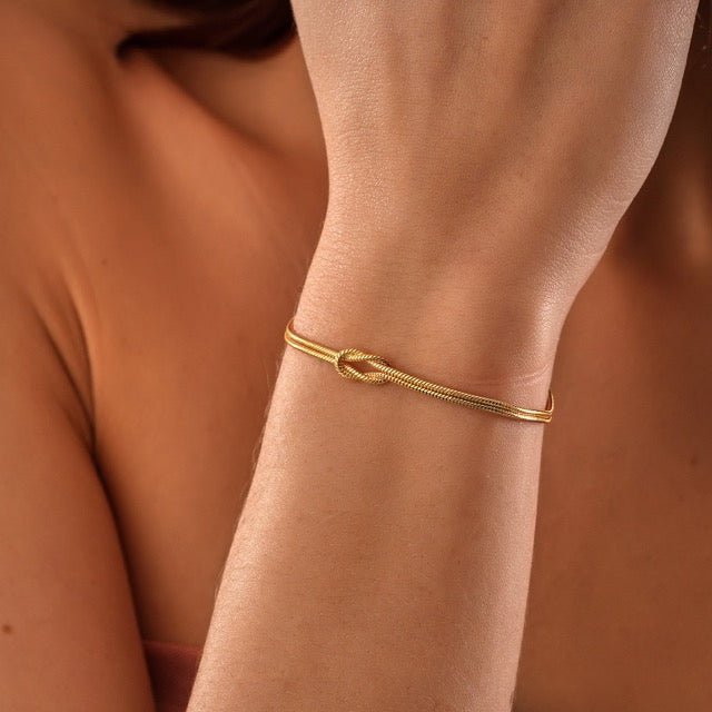 Elske | Simple Love Knot Bracelet
